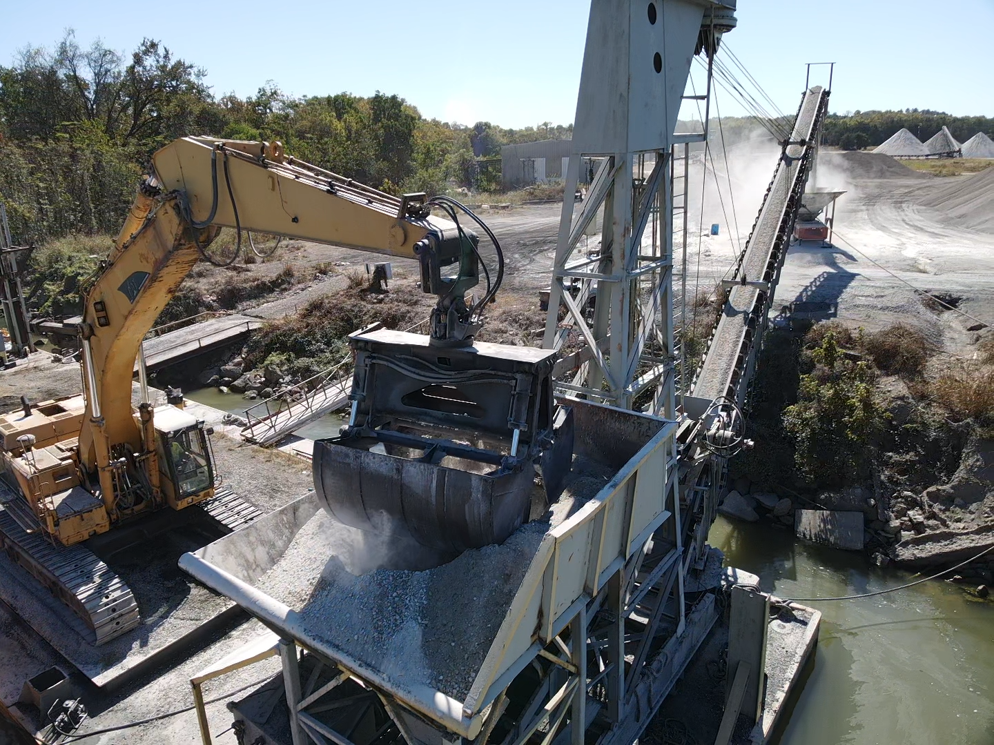 Unload Barge